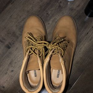 women’s size 7 super cute booties!